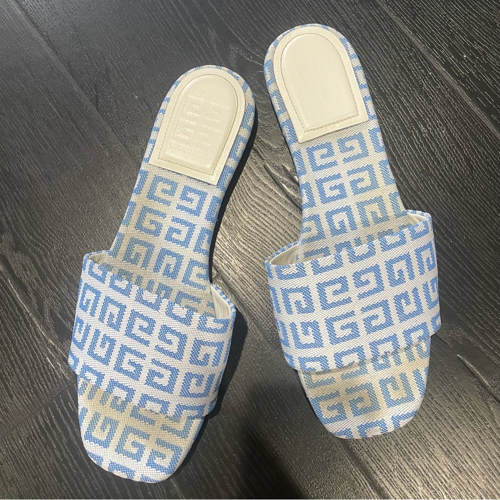Givenchy Blue and Cream 4G Logo Print Canvas Sandals